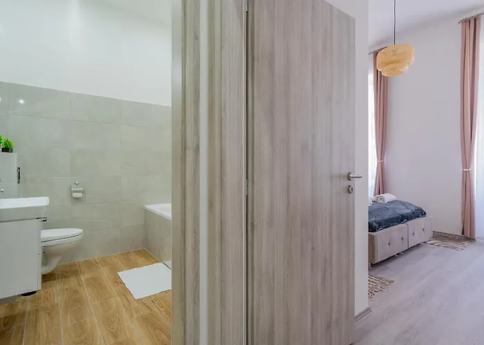 Efad Lux 3 Downtown Apartment